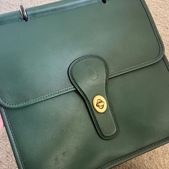 Coach Willis - Picture 5 of 8